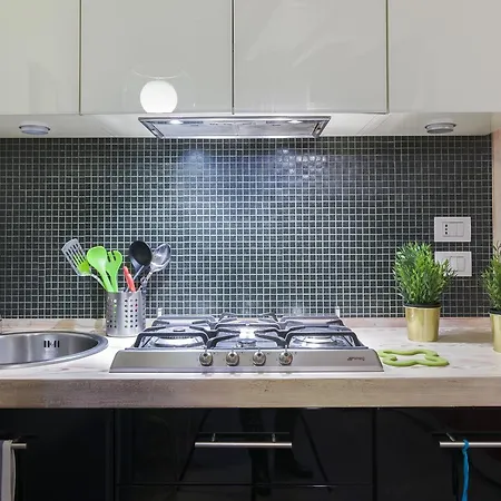 Gerusalemme & Corso Sempione Flat Lägenhet